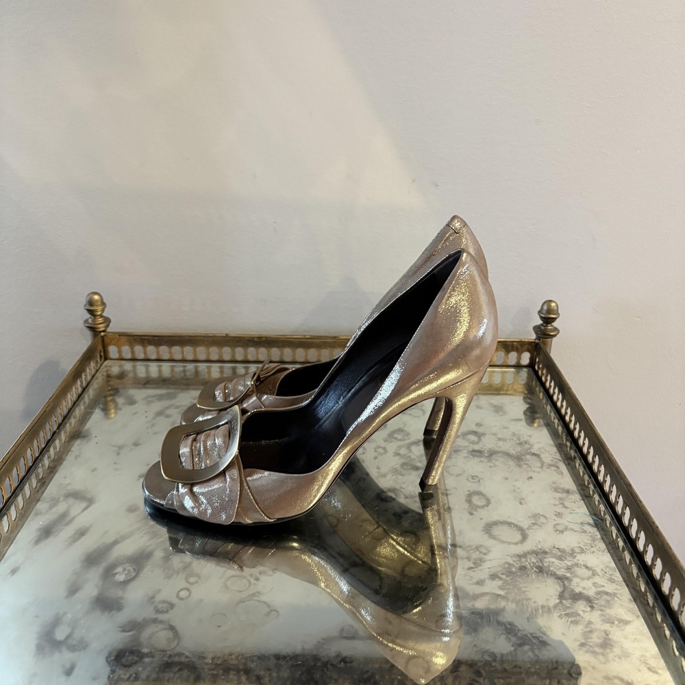 Roger Vivier Shoes Womens Size 38.5 Gold Peep Toe‎ Pumps Buckle Made in Italy